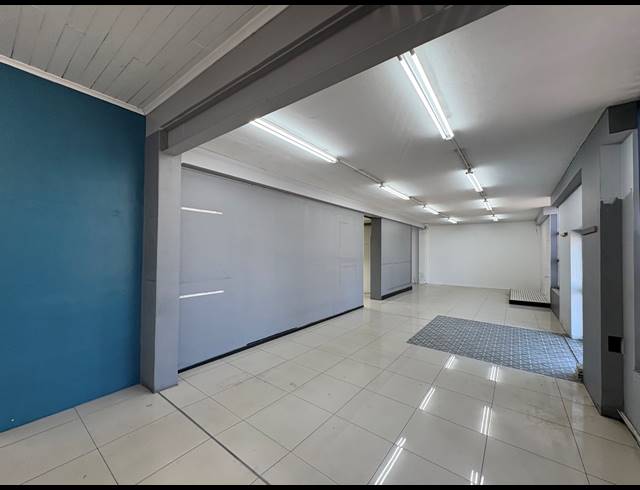 475M² SHOWROOM TO LET IN PAARDEN EILAND